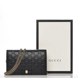 GUCCI Guccissima Signature Bow Chain Wallet Black